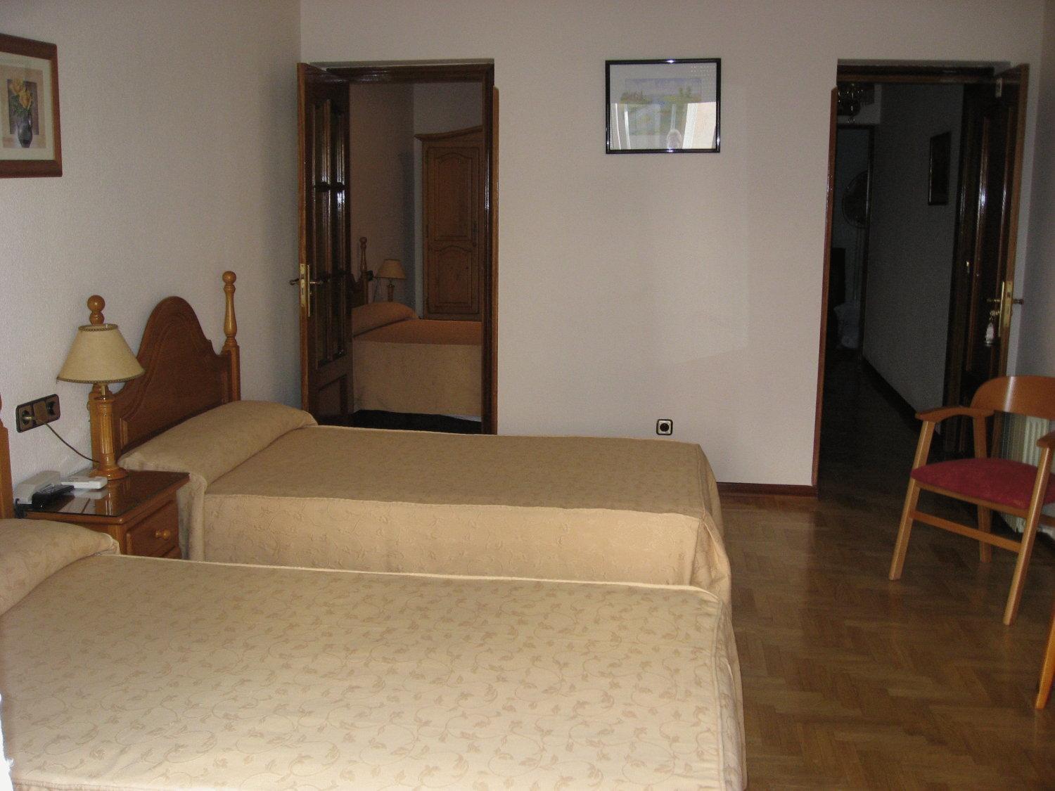 Hostal Maria Cristina Madrid Eksteriør billede
